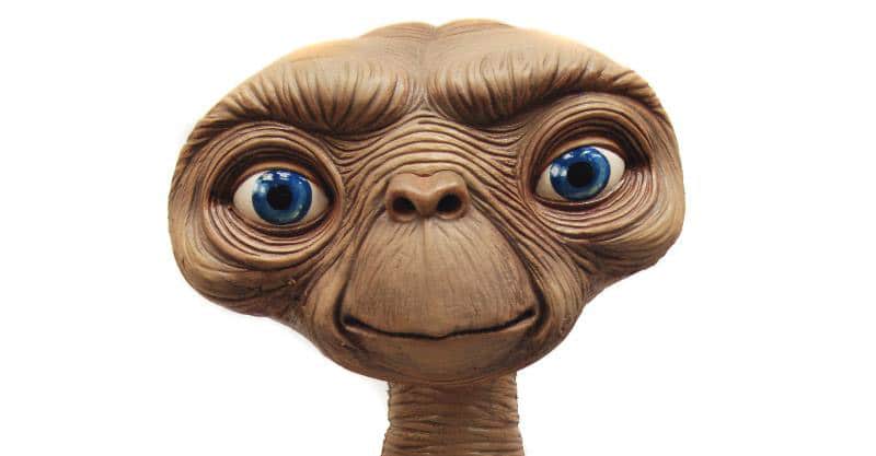 E.T. The Extra Terrestrial as a 90s Sitcom