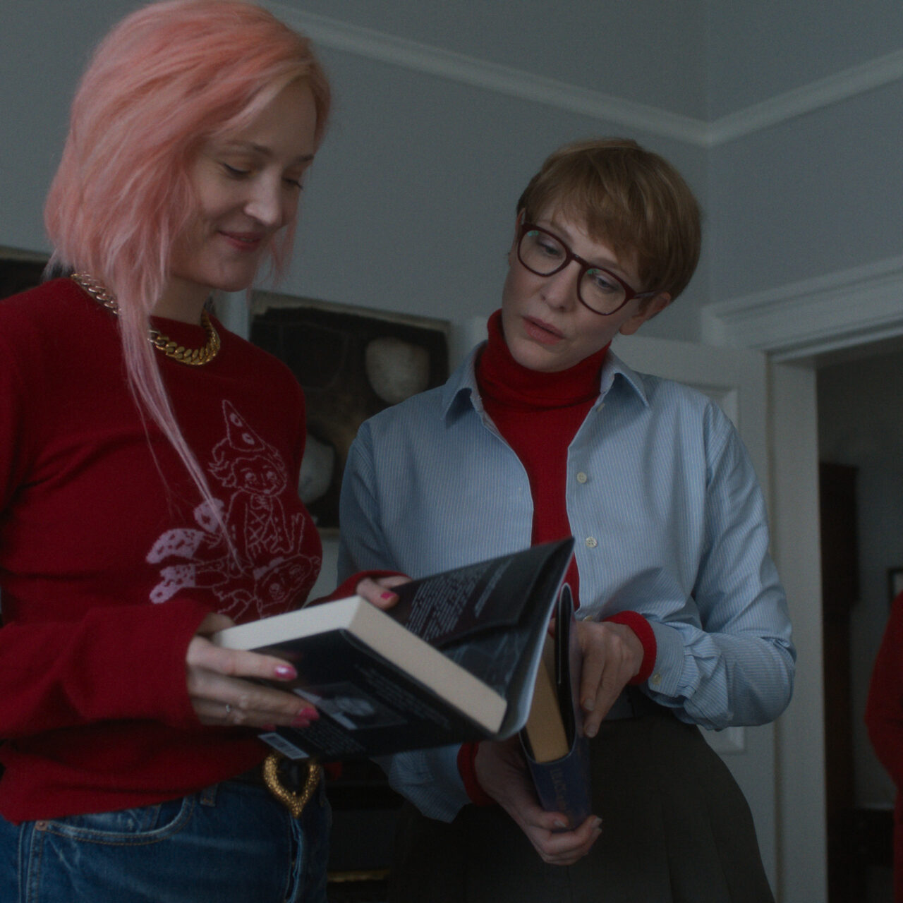 Father Mother Sister Brother: A Star-Studded Family Dramedy