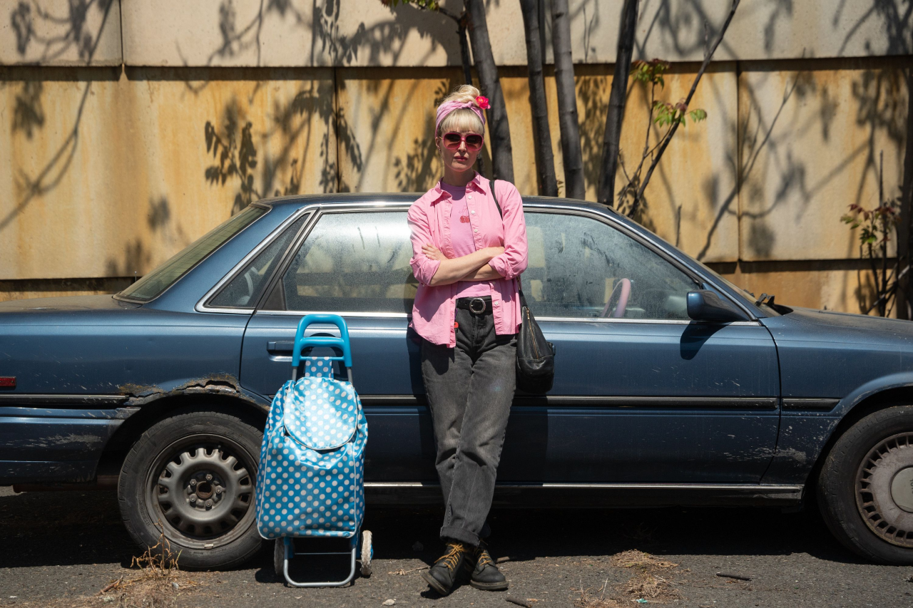 Tow: Rose Byrne's Striking Performance in a True Story Dramedy